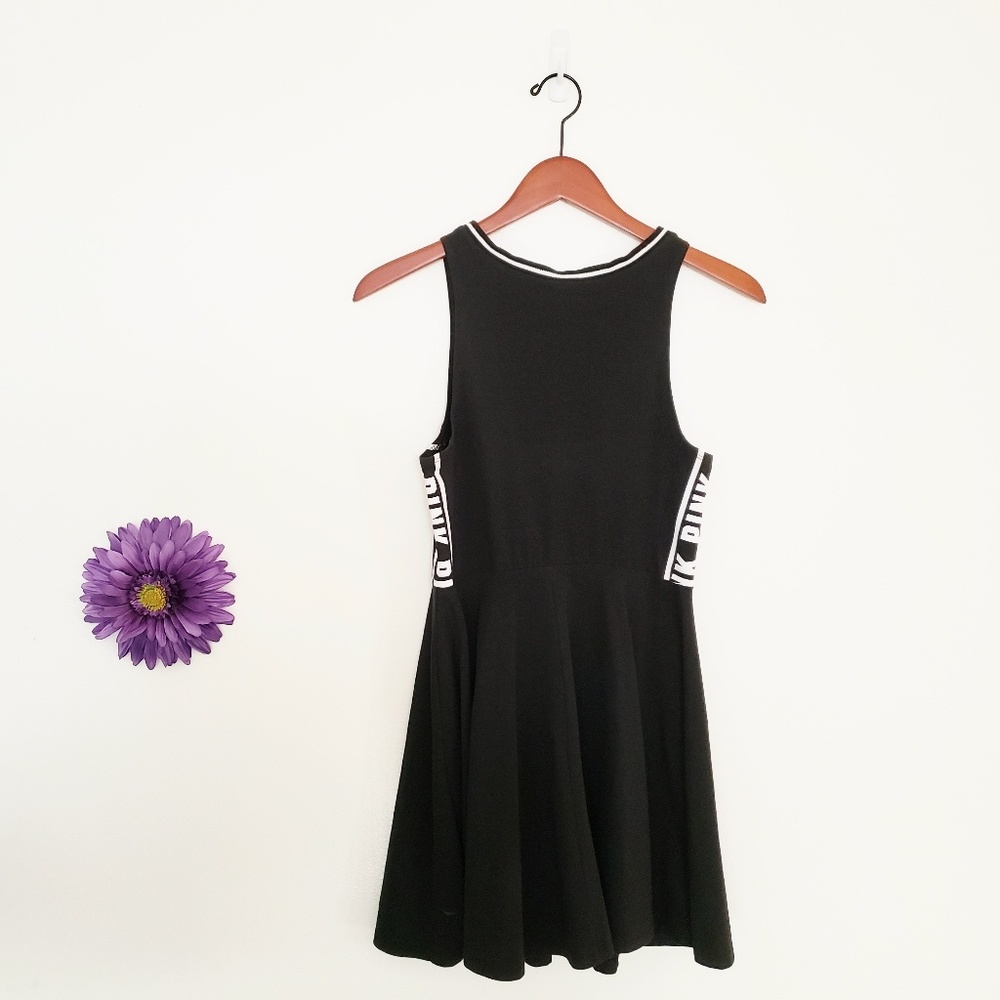 PINK Victoria's Secret Sleeveless Flared Dress - Picture 4 of 8